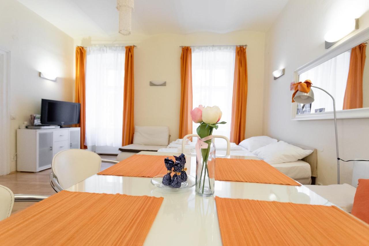 Central Garden Apartments Viena Habitación foto